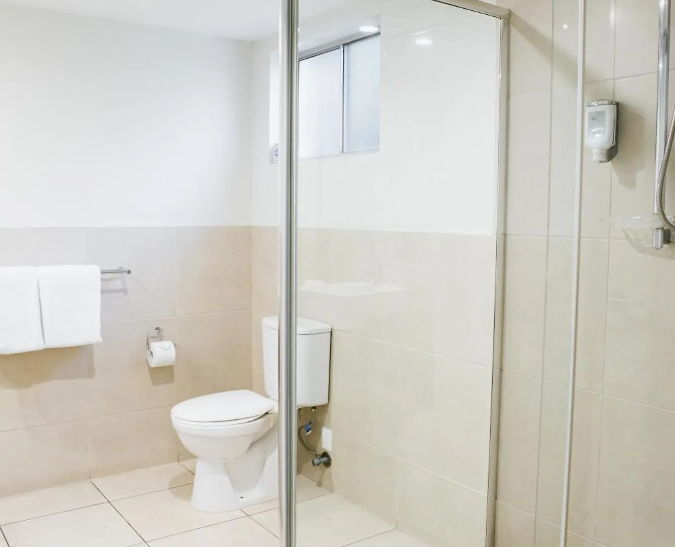 ****  Noosa Heads Motel Australia